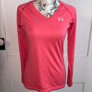 Under Armour Athletic Pink Fitted Long Sleeve T Shirt V Neck Size XS Workout Top
